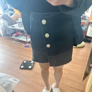 mango mini assymetic skirt with button front black